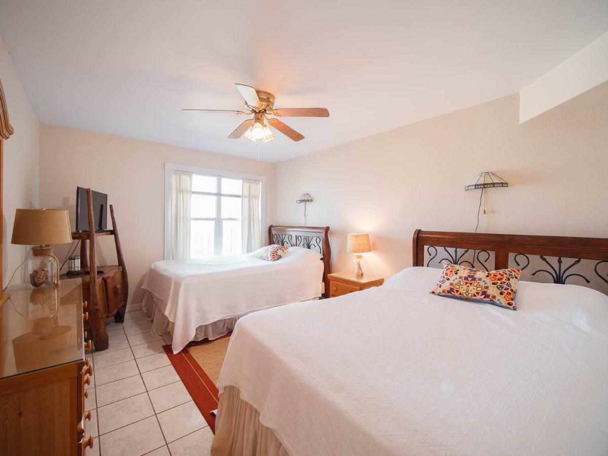 Relaxing Condo, Great Location, 3 Minute Walk To The Beach Condo サウス・パドリー・アイランド エクステリア 写真